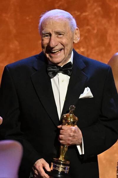 Inside Mel Brooks' Spaceballs Sequel: Cast and More Details