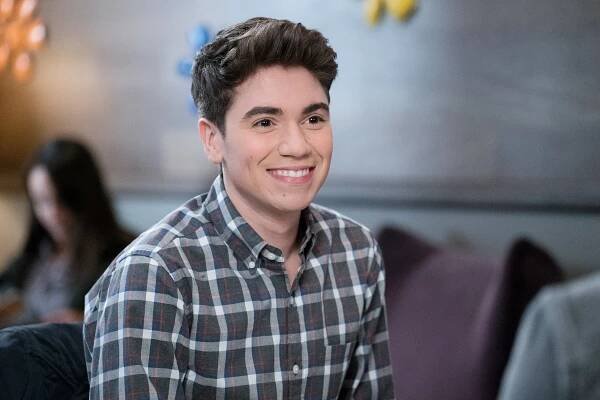 The Real O'Neals - The Real Third Wheel - Z filmu - Noah Galvin