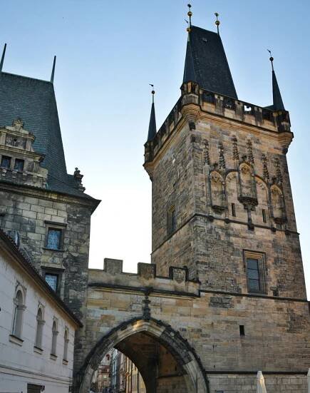 Pražský Karlův most: tajemstvím opředená cesta časem mezi dvěma věžemi | Cesty Sem Tam