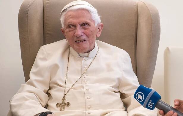 Klein Bayern im Vatikan - ein Besuch bei Papst Benedikt XVI. em. - Z filmu