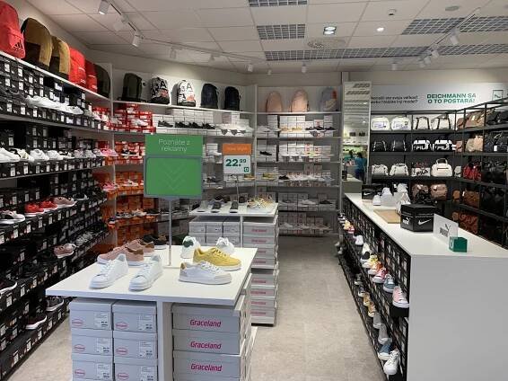 Deichmann - Shopping palace