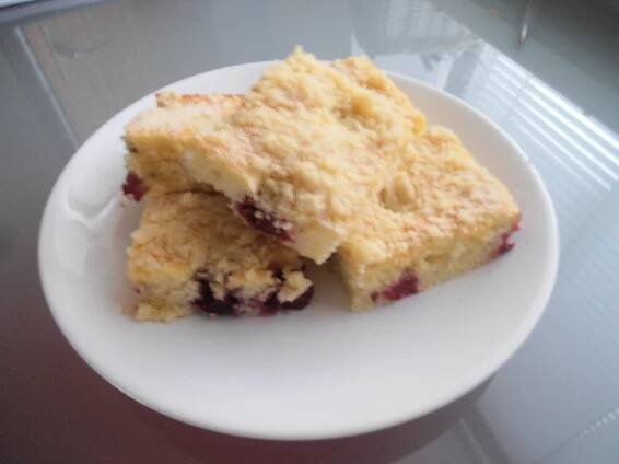 Recept: Ovocná buchta s drobenkou