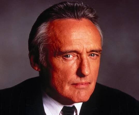Dennis Hopper Biography - Facts, Childhood, Family Life & Achievements
