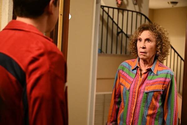 Goldbergovi - Jídlo od Geoffa - Z filmu - Rhea Perlman