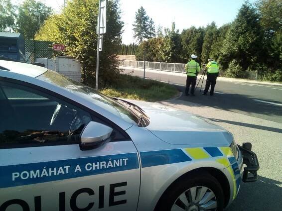 Policisté kontrolovali řidiče, zda se plně věnují řízení | Bezpečná PRAHA ZÁPAD