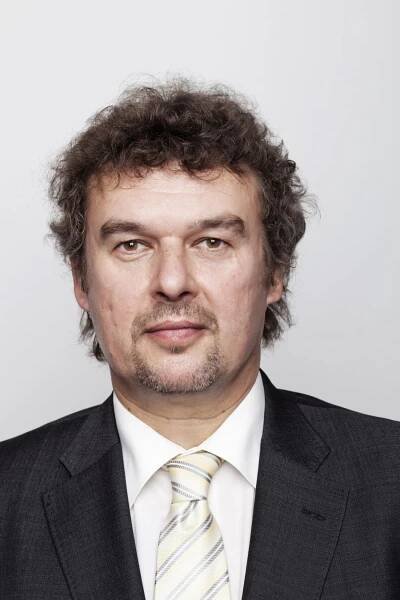 Zemřel senátor Vladimír Plaček z ČSSD. ‚Srdečný, poctivý a pracovitý,‘ vzpomíná na něj Štěch