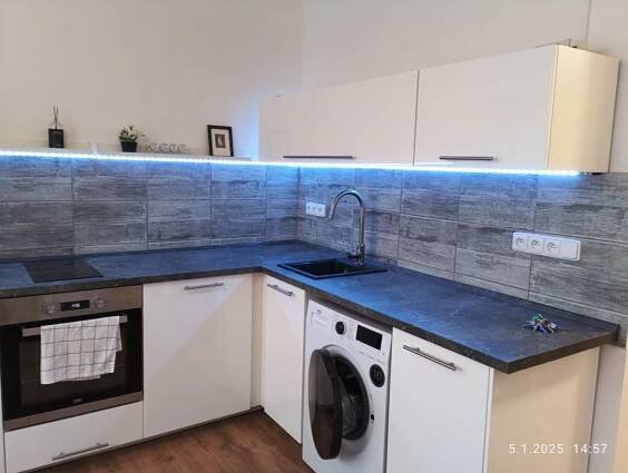 Pronájem bytu 1+1 • 35 m² bez realitky