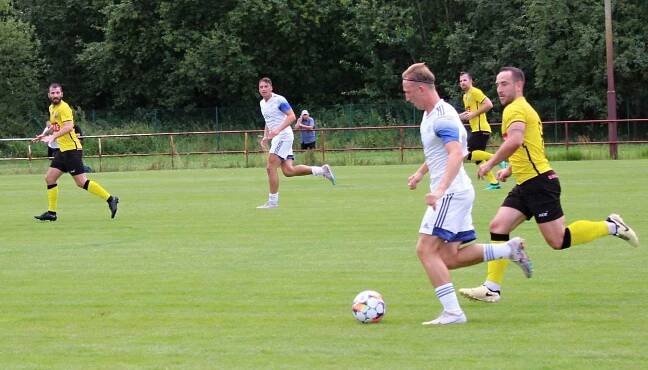Přípravný zápas SK Kladno (v bílém) - SK Benátky nad Jizerou 2:0.