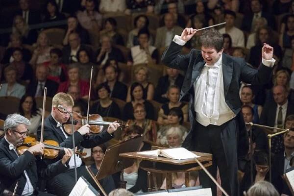 Symfonie č.4 -Čajkovskij – Opera PLUS