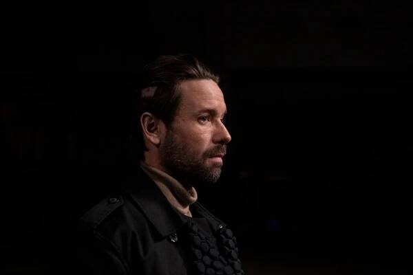 Bod obnovy koketuje s nesmrtelností. V ambiciózním sci-fi hraje Hádek i Neužil