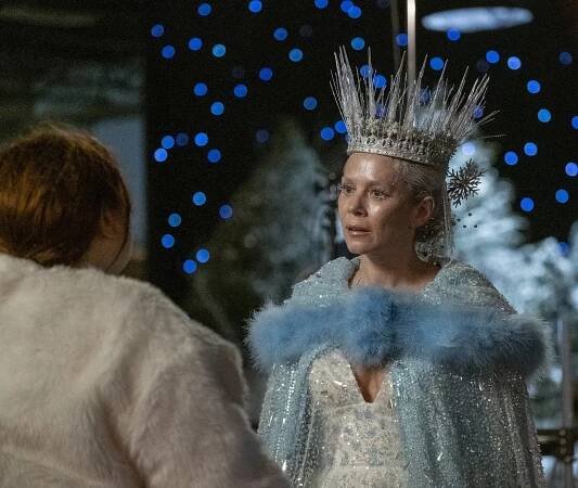 Monarch - Death and Christmas - Z filmu - Anna Friel