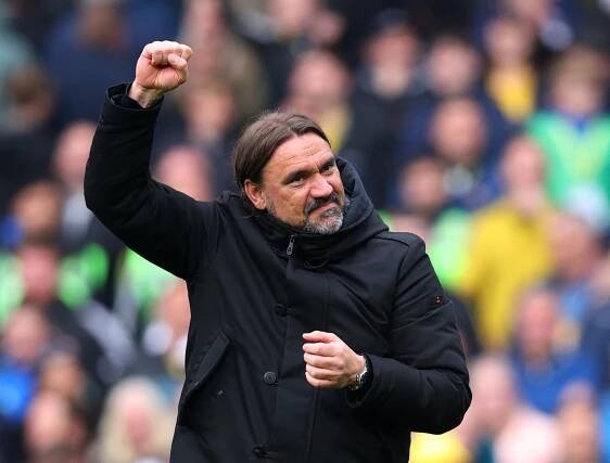 Leeds United manager Daniel Farke celebrating.