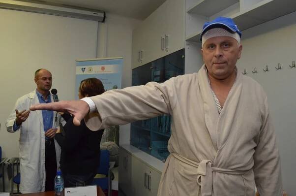 Nová metoda léčby Parkinsona: Znovu ovládám ruku, už žádný třas, raduje se pacient