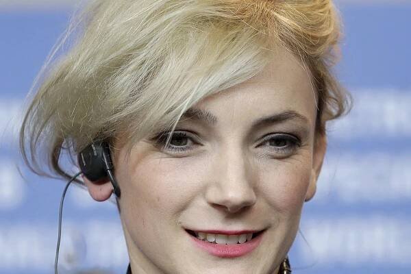 Potlačila svoj sexepíl a opantala svet. Nový herecký talent pochádza zo Slovenska
