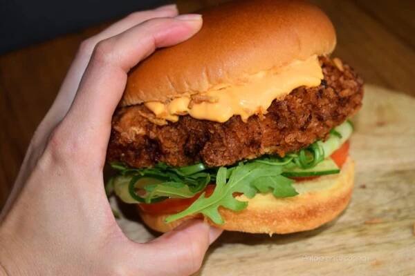 Jak připravit nejlepší smažený kuřecí burger snadno a velmi křupavě! 6