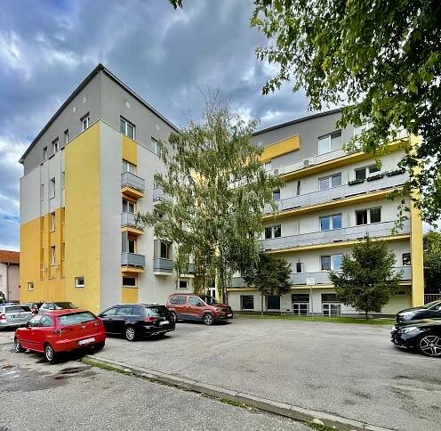 Prenajaté - Na prenájom 2-izb byt v pokojnej časti Podunajských Biskupíc | RE/MAX Vista