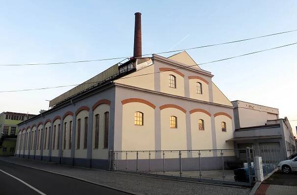 Soubor:Sklárny Bohemia, Poděbrady (2019) 02.jpg – Wikipedie