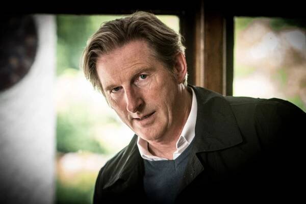 Line of Duty - Episode 4 - Z filmu - Adrian Dunbar