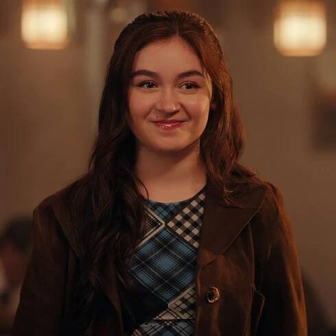 Anna Cathcart On 'XO, Kitty' Season 2, Fan Theories, & Noah Centineo