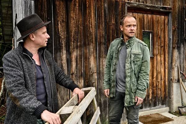 Vraždy u jezera - Mezi vlky - Z filmu - Robert Stadlober, Matthias Koeberlin