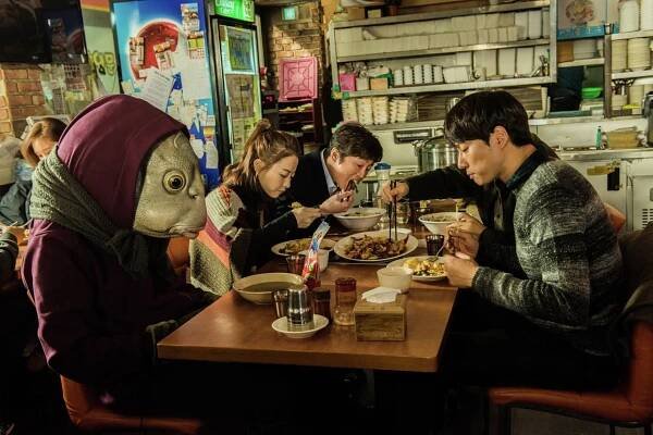 Lee Cheon-hee, Park Bo-young, Kim Hee-won, and Lee Kwang-soo in Dol-yeon-byeon-i (2015)