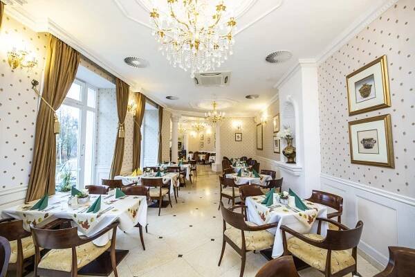 Odpočinek s wellness ve 4* hotelu v centru Mariánek | Slevomat.cz