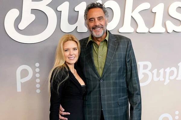 IsaBeall Quella, Brad Garrett at the Apollo Theater on April 27, 2023