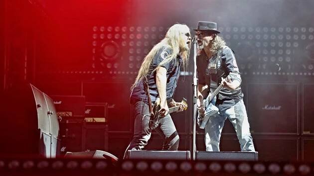 Koncert rockové skupiny Kabát ve zcela zaplněném amfiteátru v Plzni - Lochotíně (14. září 2019)