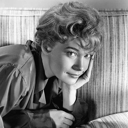 Shirley MacLaine, 1951