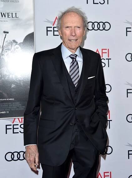 Clint Eastwood má osm dětí se šesti ženami.