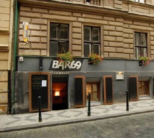 69 Praha | Apetee