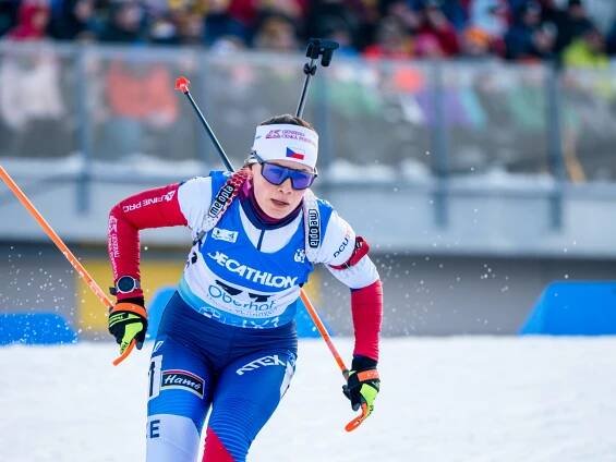 Eliška Václavíková 15. v hromadném závodě "60" IBU Cupu v Canmore. Ve středu na programu sprinty