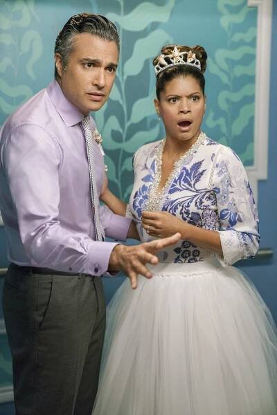 Neposkvrněná Jane - Chapter Sixty-Five - Z filmu - Jaime Camil, Andrea Navedo