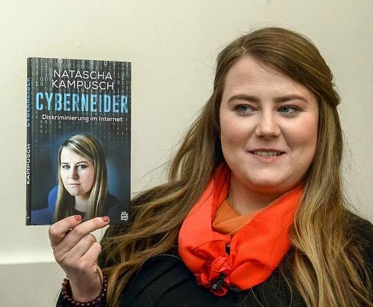 Obrazem: Věděla jsem, že přežije jen jeden z nás. Kampuschovou věznil únosce 3096 dní