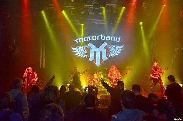 Kapely Motorband a Porta Inferi ovládly Sklub