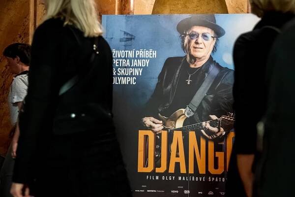 Petr Janda si k narozeninám nadělil dokument Django, slavnostně ho uvedl v Lucerně v Praze