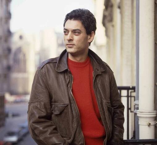 Author Paul auster dead at 77 - pictured in france december 1987