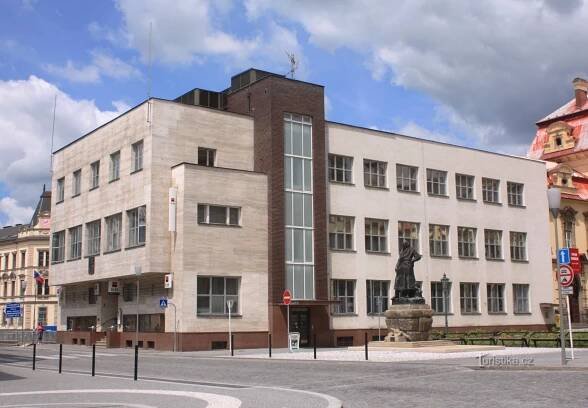 Chrudim - Komerční banka - Dům, budova