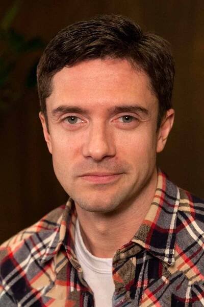 Topher Grace isPete Monash