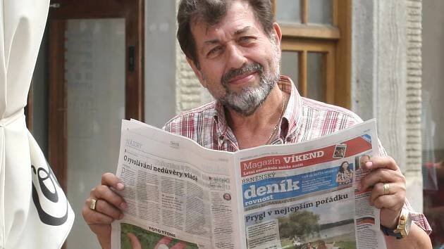 Vánoce miluji, u nás doma bývají tradiční, říká herec Zdeněk Junák