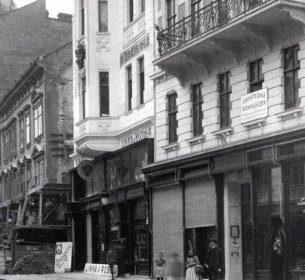 Rakouská orlice se po 100 letech vrátila na fasádu domu v Orlí ulici: Znak hospodě povolil Josef II.