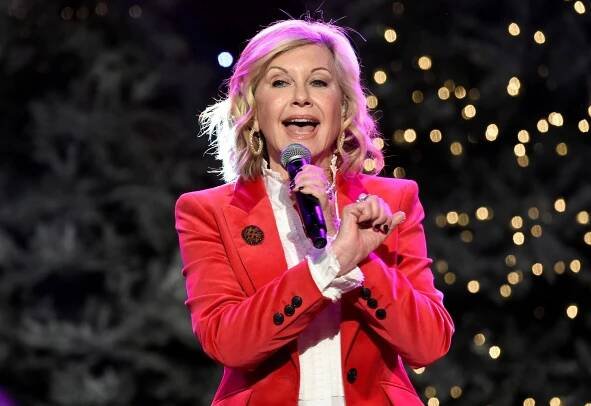 Zemřela Olivia Newton-Johnová, představitelka Sandy z Pomády. Bylo jí 73 let