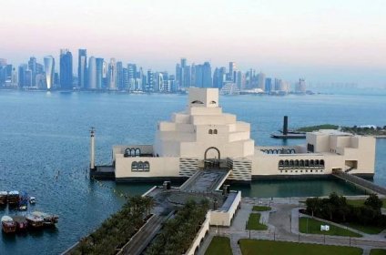Qatar, une dynastie à la conquête du monde (2022)