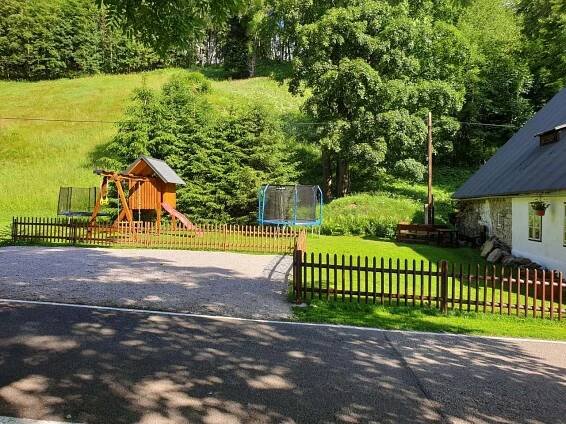 Hřiště a parkoviště - Dolní Dvůr - foto 40