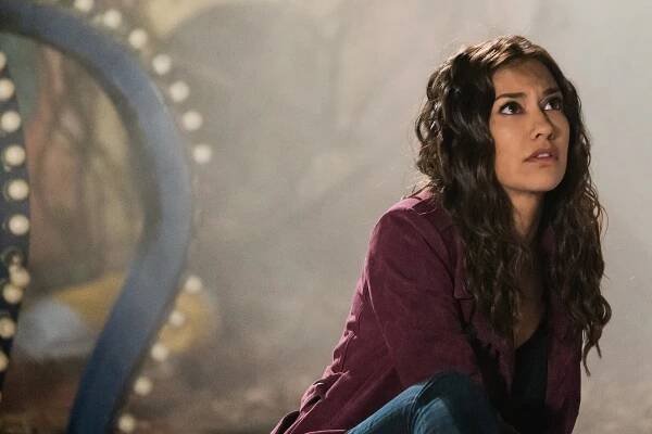 Ospalá díra - Dětská hra - Z filmu - Janina Gavankar