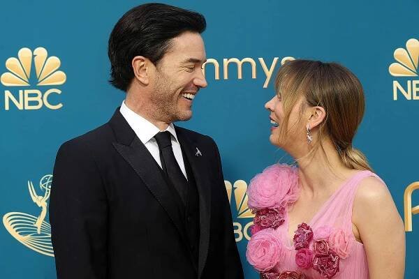 Tom Pelphrey and Kaley Cuoco attends the 74th Primetime Emmys at Microsoft Theater on September 12, 2022 in Los Angeles, California.