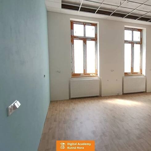 STAVEBNÍ PRÁCE POKRAČUJÍ!!! - Digital Academy Kutná Hora
