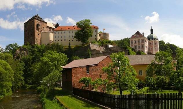 K zámku a hradu Bečov nad Teplou » Autopůjčovna Mariánské Lázně