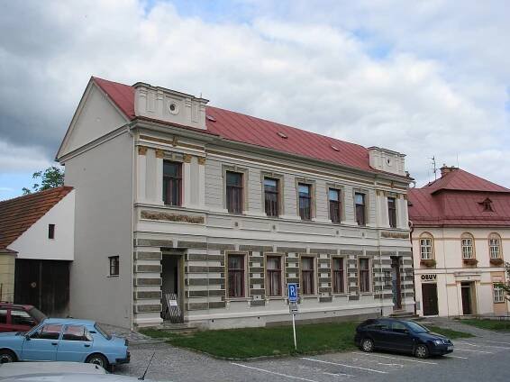 Soubor:Městský dům čp 133, Nové Město n Mor 2012-09 (1).JPG – Wikipedie