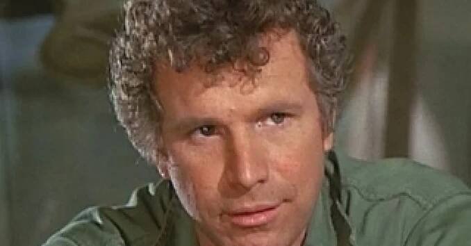 Zemřel Wayne Rogers, hvězda ze seriálu MASH - Echo24.cz
